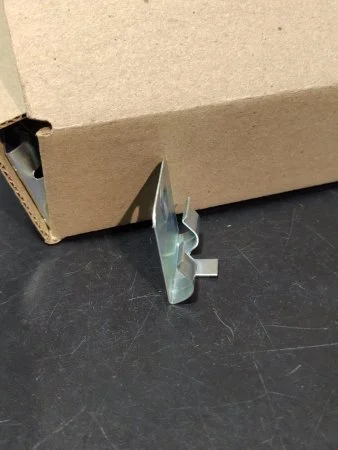 Клипсы к плинтусу MDF Bonkeel (50шт) в Нижнем Новгороде