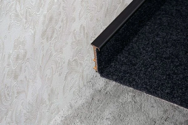 Плинтус для ковролина Korner Listwa 109 Черный 2,5м (50мм) в Нижнем Новгороде